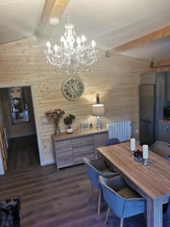 The Lodge Mountain View Log Cabin , Attymass Ballina Boyhollagh エクステリア 写真